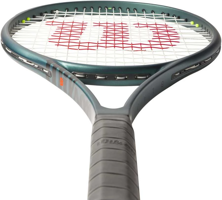 WILSON BLADE 104 V9 teniso raketė (Dydis: 3 )