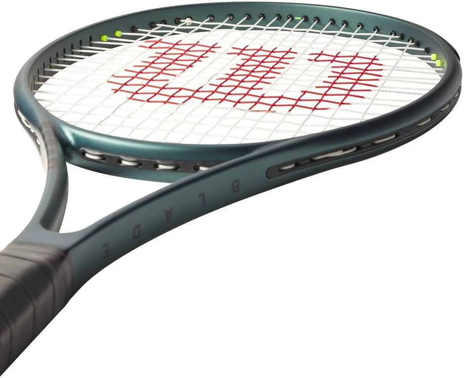 WILSON BLADE 104 V9 teniso raketė (Dydis: 3 )