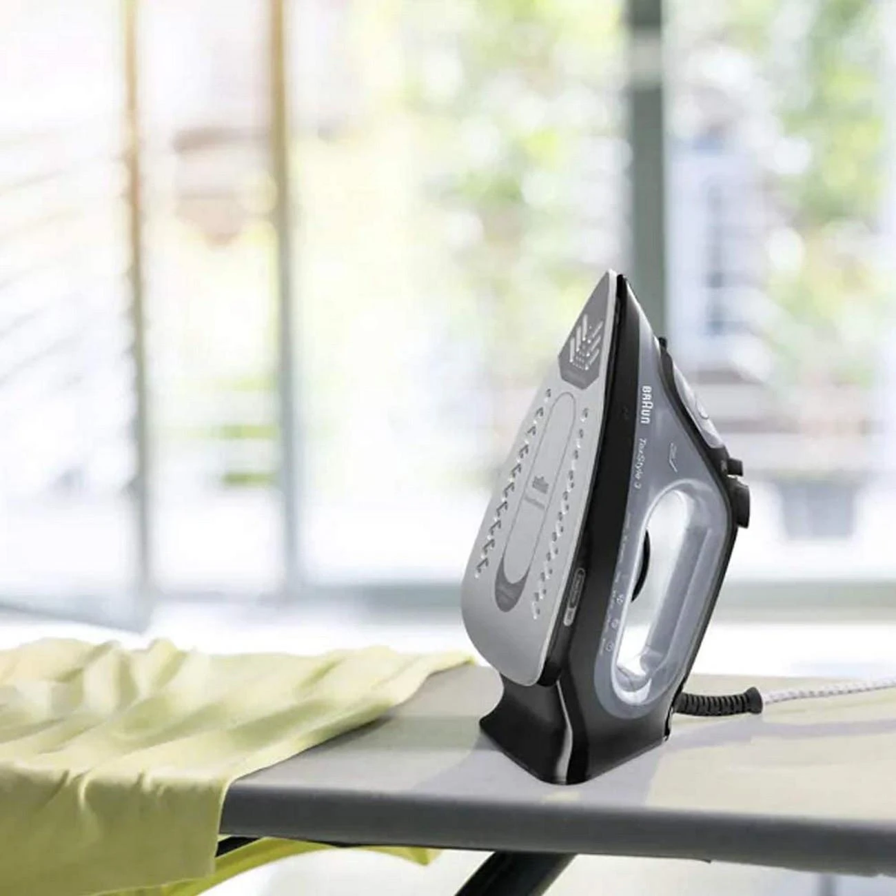BRAUN TexStyle 3 Garų lygintuvas SI 3055 BK, Juodas