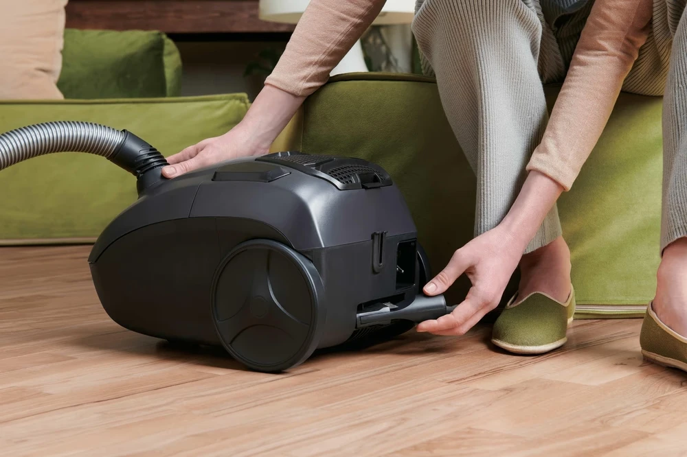 Dulkių siurblys Hoover HE120PET 011 | su maišeliu, 700 W, plaunamas EPA filtras, 2,5 l, 8,2 m veikimo spindulys