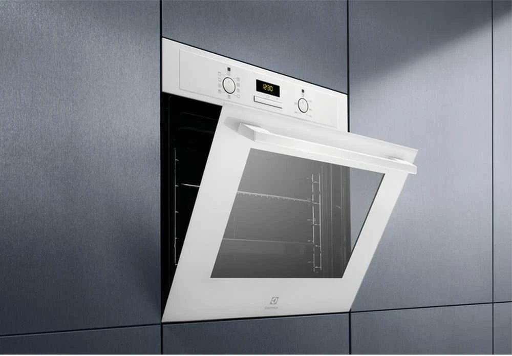 Baltos spalvos elektrinė orkaitė Electrolux EOF3H40BW