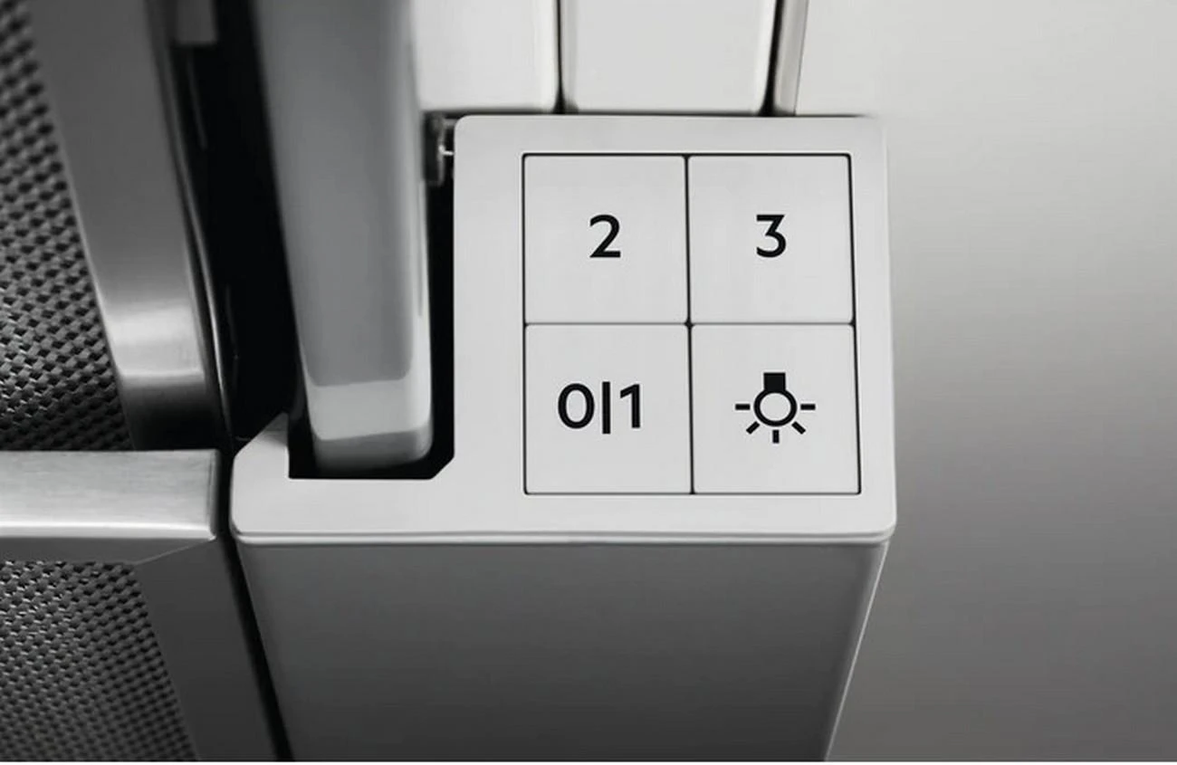 Ištraukiamas gartraukis Electrolux LFP326AB su juodo stiklo priekine panele