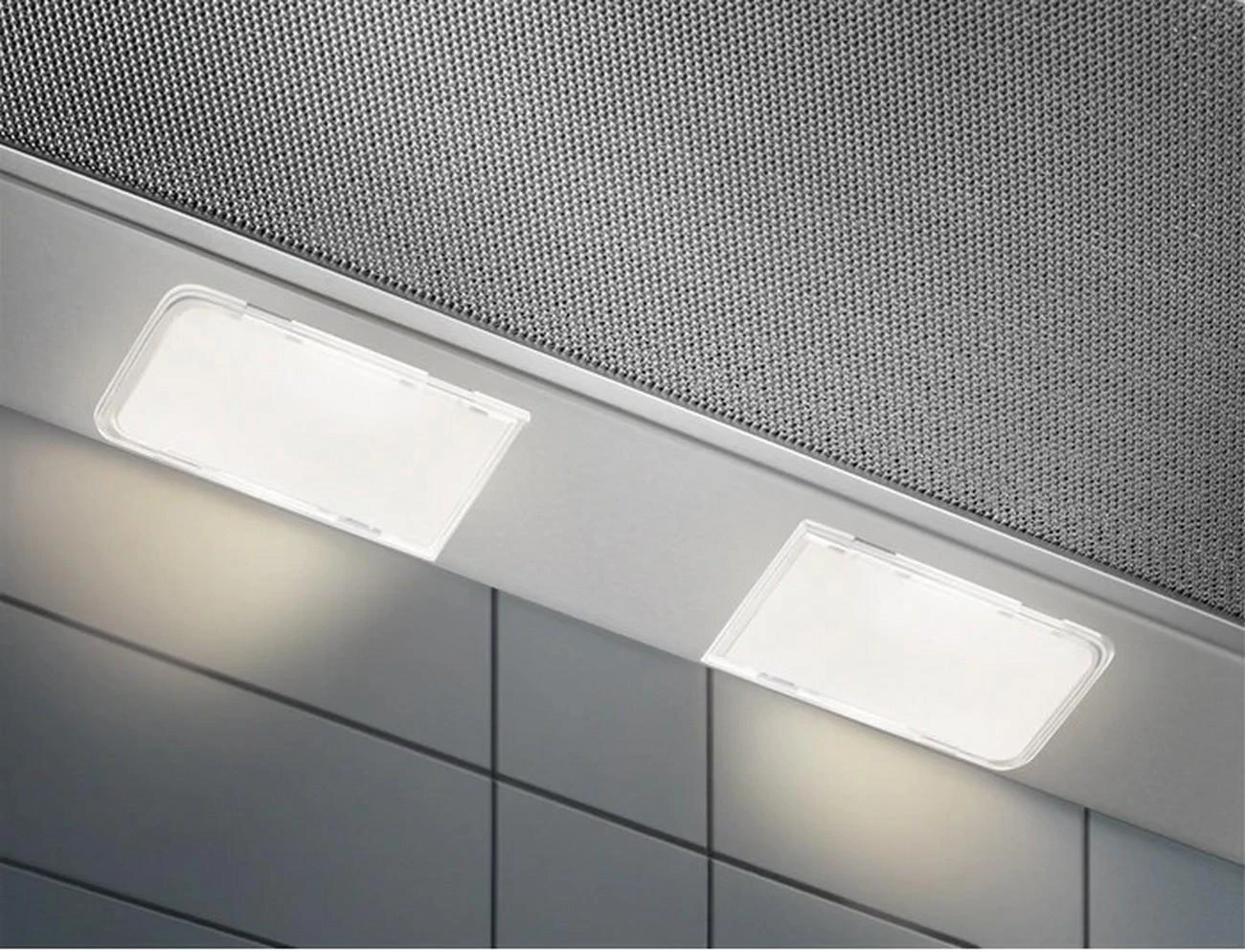 Ištraukiamas gartraukis Electrolux LFP326AB su juodo stiklo priekine panele