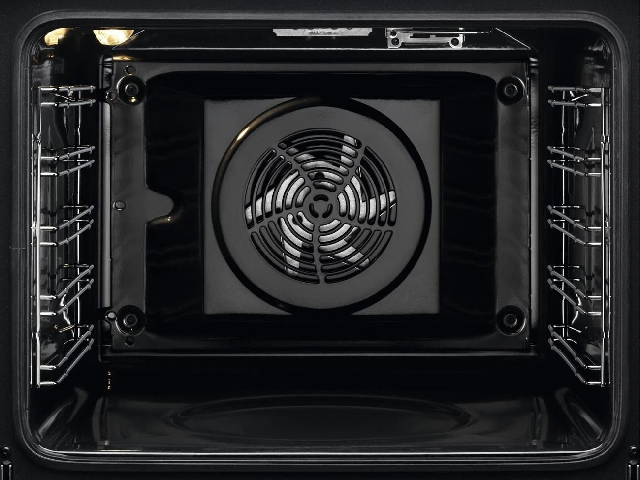 Įm. baltos spalvos orkaitė su pirolize Electrolux EOE8P39WV