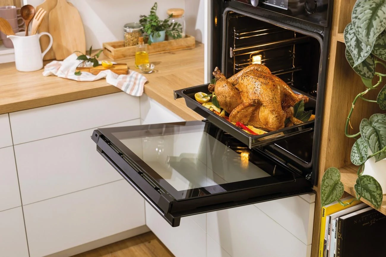 Gorenje | Orkaitė | BOS6737E06B | 77 L | Daugiafunkcis | EcoClean | Mechaninis valdymas | Garų funkcija | Konvekcija | Aukštis 59,5 cm | Plotis 59,5 cm | Juodas