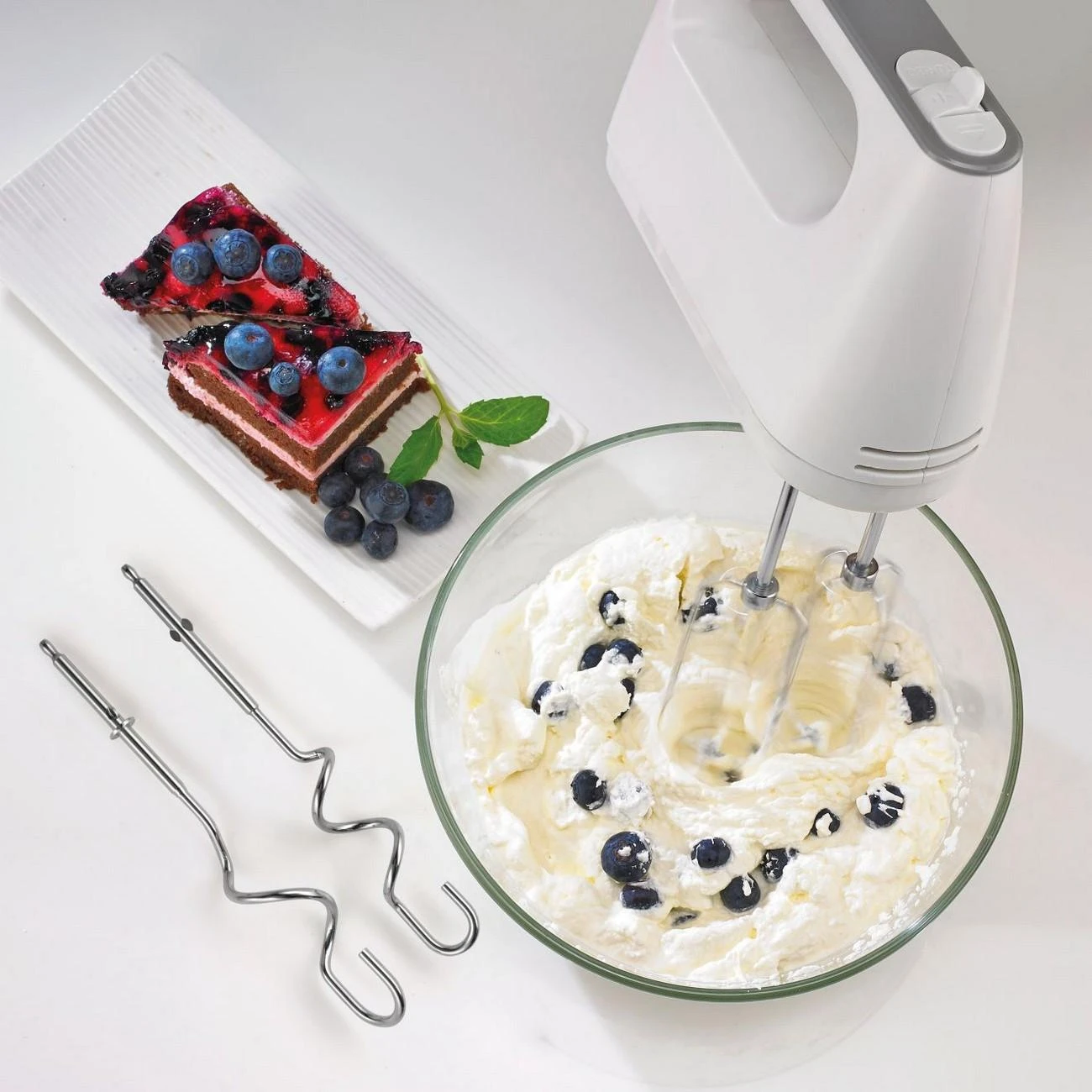 Plakiklis Gorenje | Mixer | M420CW | Hand Mixer | 450 W | Greičių skaičius 5 | Turbo mode | Baltas