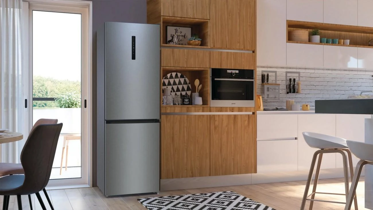Gorenje | Šaldytuvas | NRK6192AXL4 | Energy efficiency class E | Free standing | Combi | Height 185 cm | No Frost system | Šaldytuvas net capacity 204 L | Šaldiklis net capacity 96 L | Ekranas | 38 dB | Stainless Steel