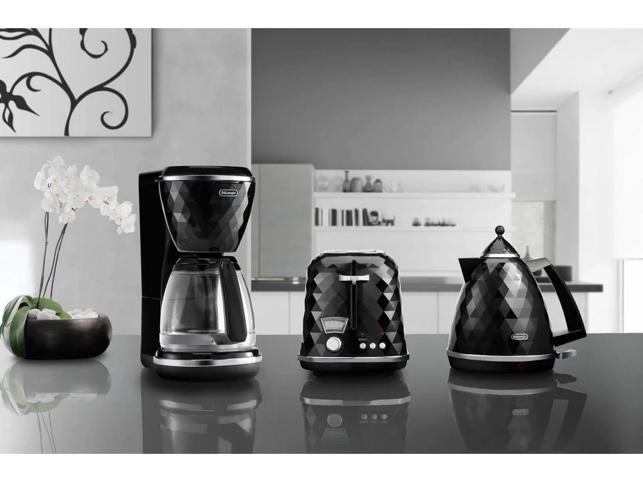 Virdulys Delonghi KBJ2001BK