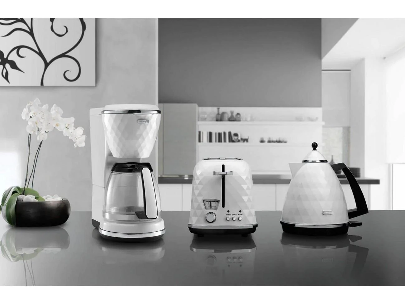 DELONGHI Virdulys KBJ2001W Baltas 1,7L 2000W