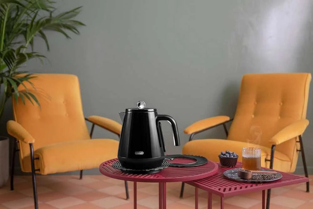 DeLonghi Eclettica KBY2001.BK Electric Virdulys, 1.7 l – Juodas