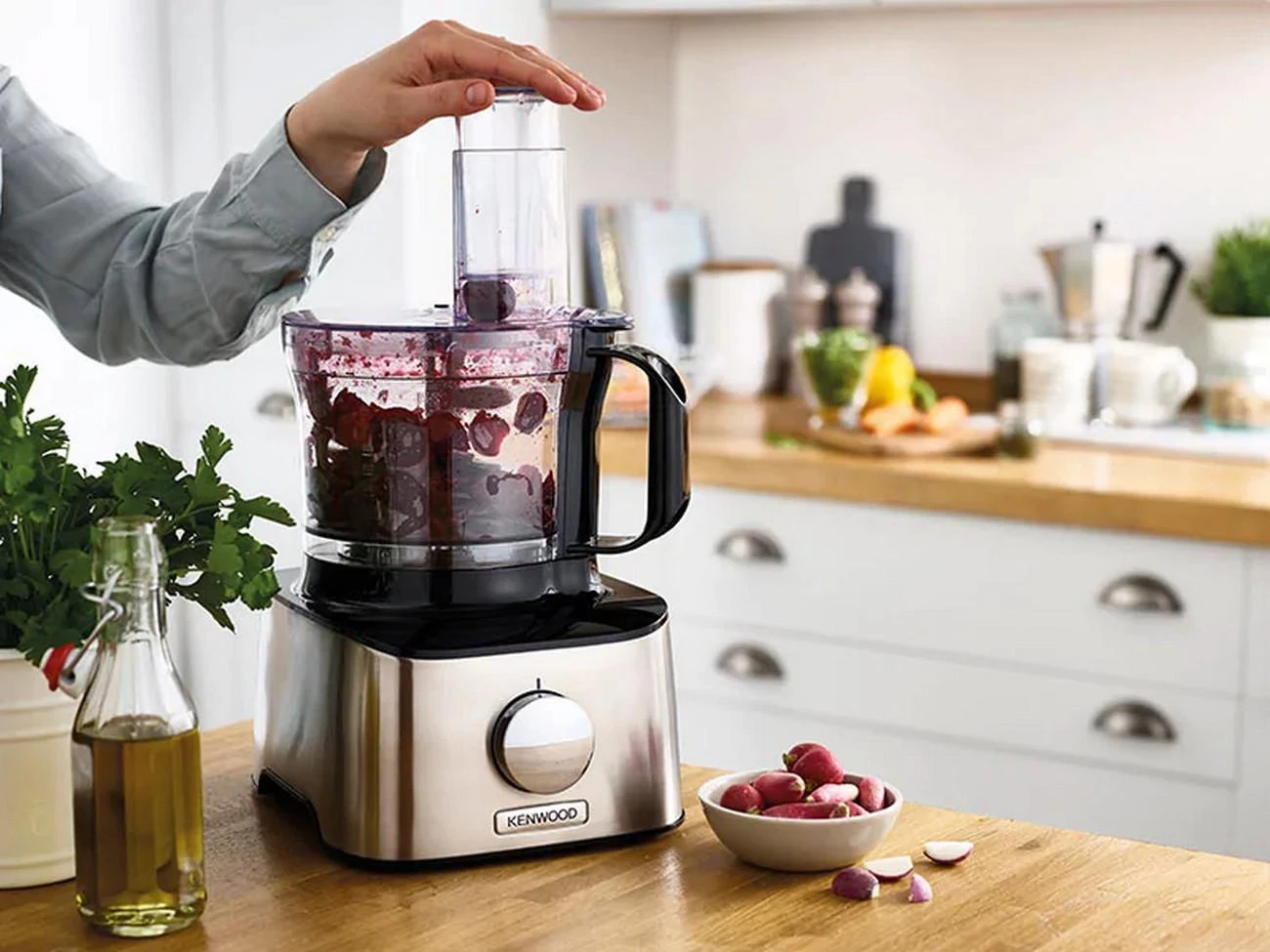 Virtuvinis kombainas KENWOOD Multipro Compact FDM301SS, 800W, 2 greičiai + impulsas, Nerūdijantis plienas peilių geležtės, Inox spalva