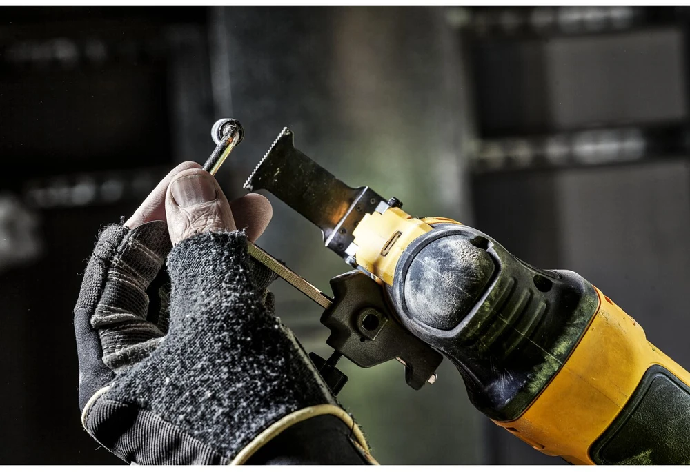 DEWALT BRZESZCZOT DO NARZEDZIA WIELOFUKCYJNEGO, DO DREWNA Z GWOŹDZIAMI 31 x 43mm