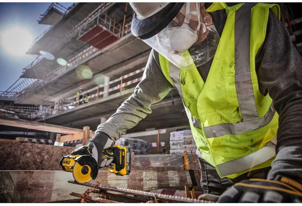 Dewalt Akumuliatorinis daugiafunkcinis pjūklas 76 mm, 18 V (DCS438N-XJ) be akumuliatoriaus ir kroviklio