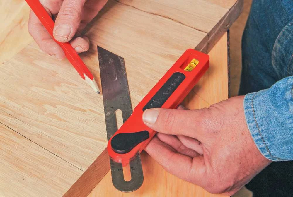 Grąžtas Kapro Gulščiukas reguliuojamais kampais