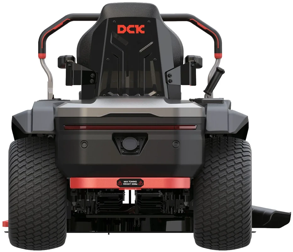 Limited Rinkinys Akumuliatorinis nulinio apsisukimo vejos traktorius 58V, 106 cm, DCK (1 x 40Ah + 2 x 7,5Ah akumuliatoriai ir įkroviklis 1800W) ir universali krovimo stotelė 110-240V, 3600W, DCK