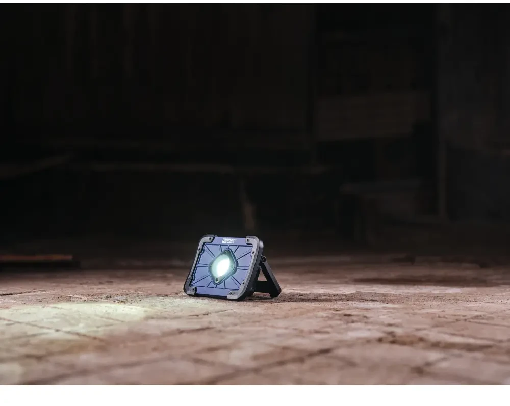 Šviestuvas su integruota ličio jonų baterija THE PORTABLE, 1000 Lm., RAPID