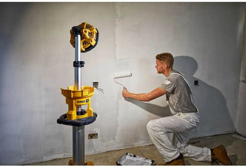 Teleskopinė lempa ant trikojo DeWalt DCL079-XJ (3000 lm, Baltas šiltas)