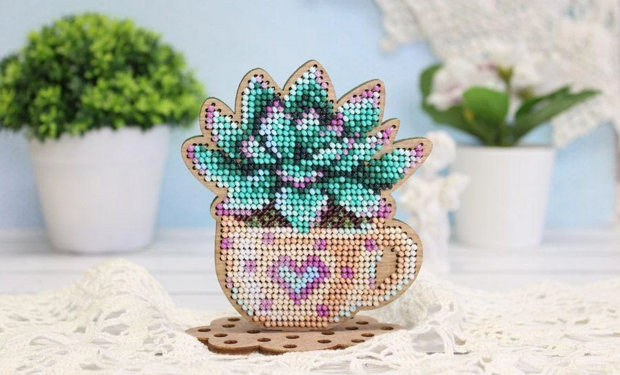 MP Studia Beldizart Karoliukų siuvinėjimas ant medinio pagrindo "Romantiška echeveria" SO-076