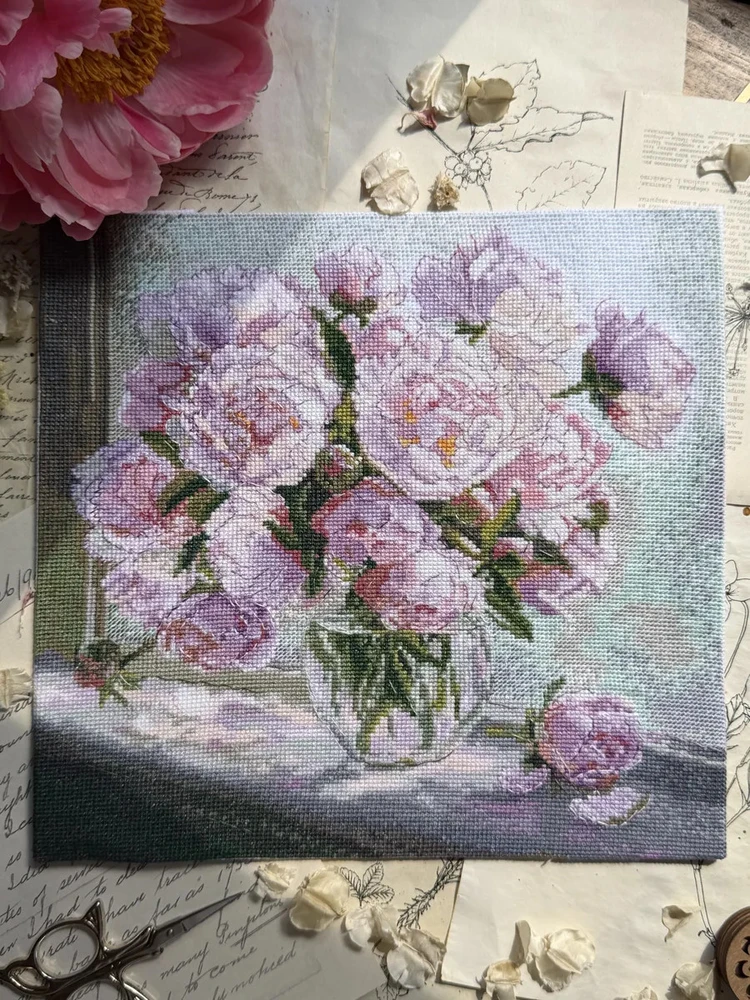 Beldizart Siuvinėjimo kryželiu rinkinys "Bijūnai ant lango" 24,5 x 24,5 cm SANP-80