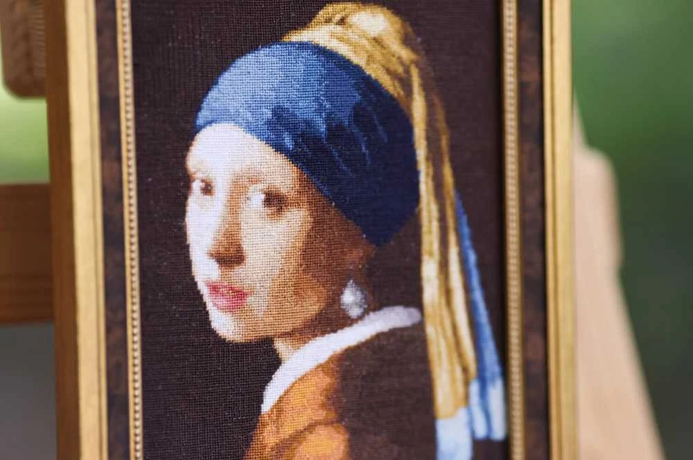 Beldizart Kryželiu siuvinėjimo rinkinys Mergina su perlo auskaru 12,5x19,5 cm S/KR003