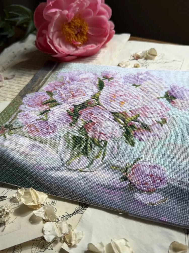 Beldizart Siuvinėjimo kryželiu rinkinys "Bijūnai ant lango" 24,5 x 24,5 cm SANP-80