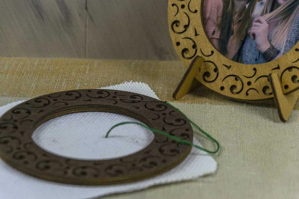 Embroidery Craft BOBKOVA ANNA FOP, reg. Nr. 2917408480 Lankas su magnetais 18 cm (Wenge) PM-017-1818W
