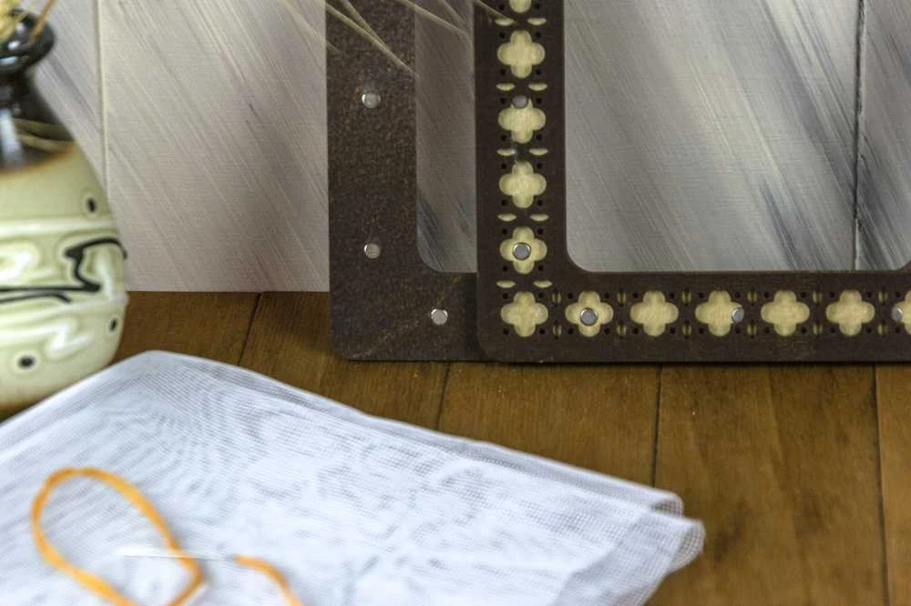 Embroidery Craft BOBKOVA ANNA FOP, reg. Nr. 2917408480 Lankelis su magnetais 19x19 cm (Wenge) PM-019-1919W