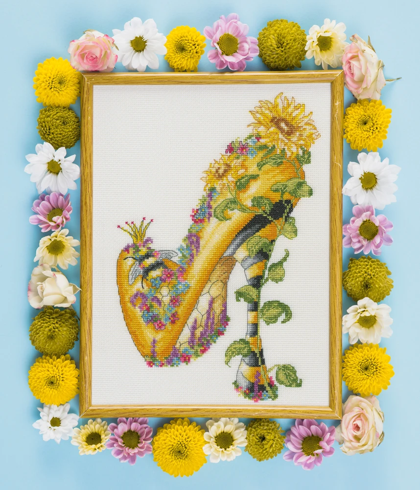 Bothy Threads Cross stitch kit "Bee My Sunshine" XSK16 21x30 cm