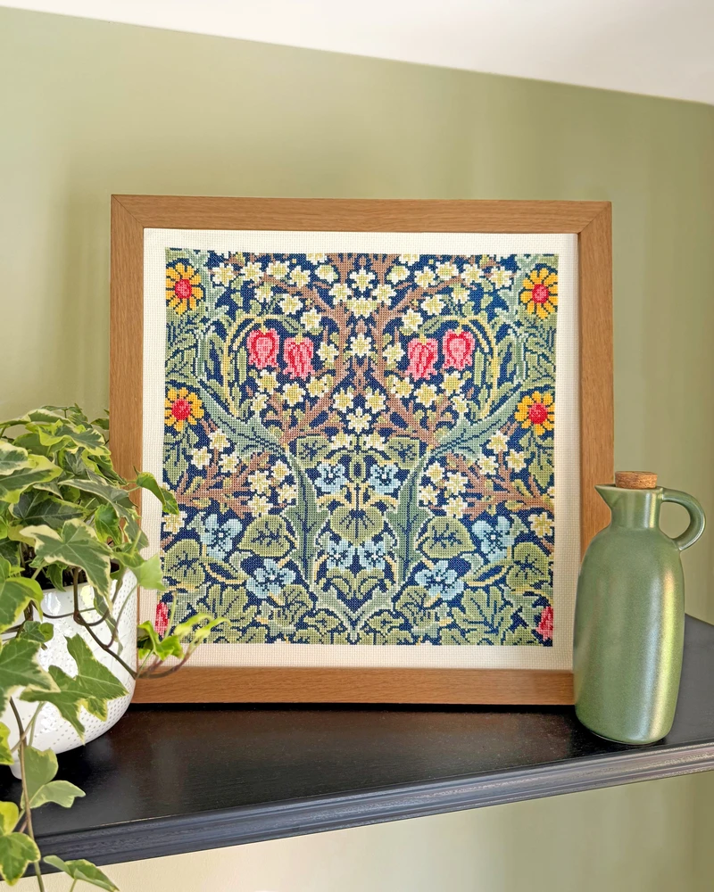 Bothy Threads Cross stitch kit "Blackthorn" XAC27 31x31 cm