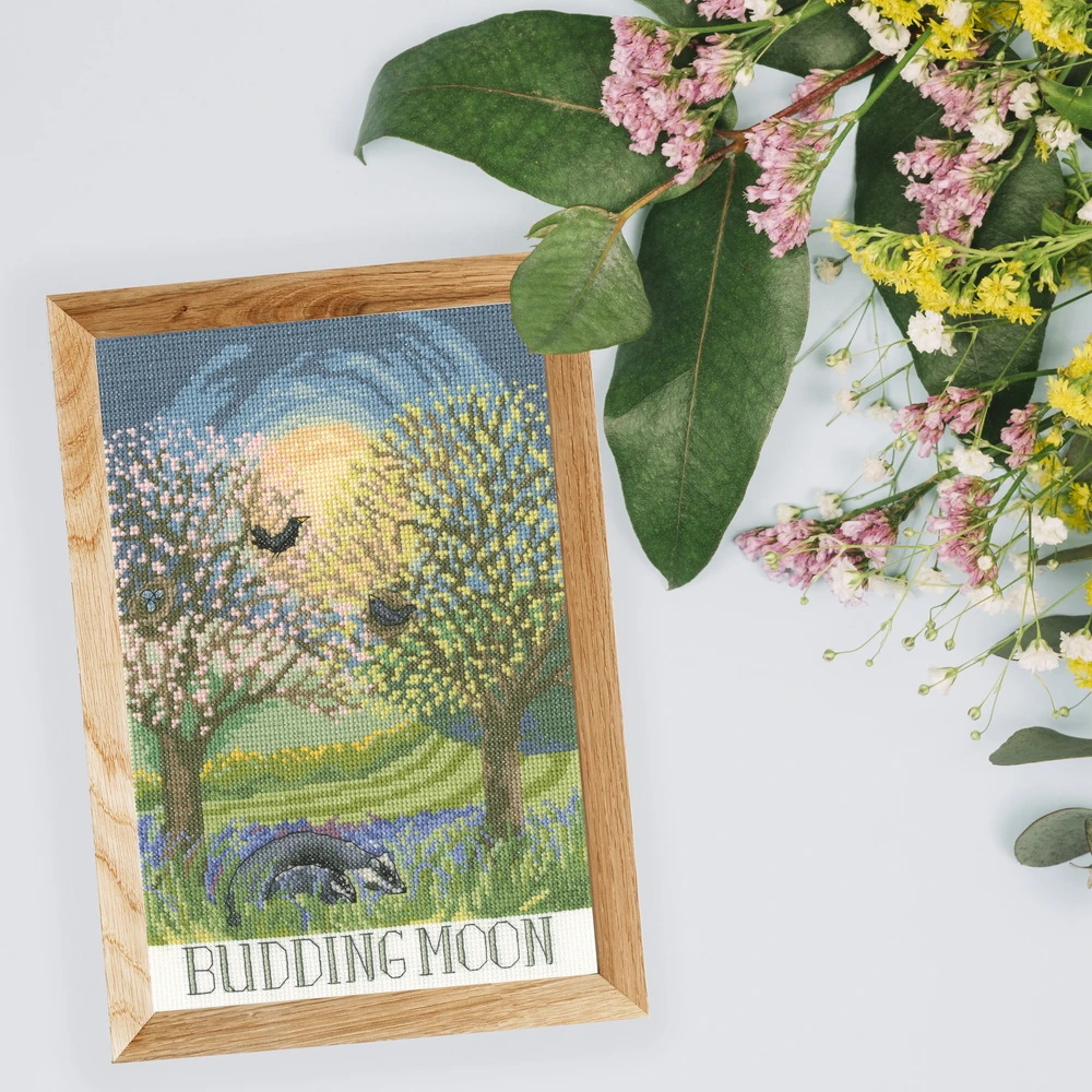 Bothy Threads Cross stitch kit "Budding Moon" XDD1 18x27 cm