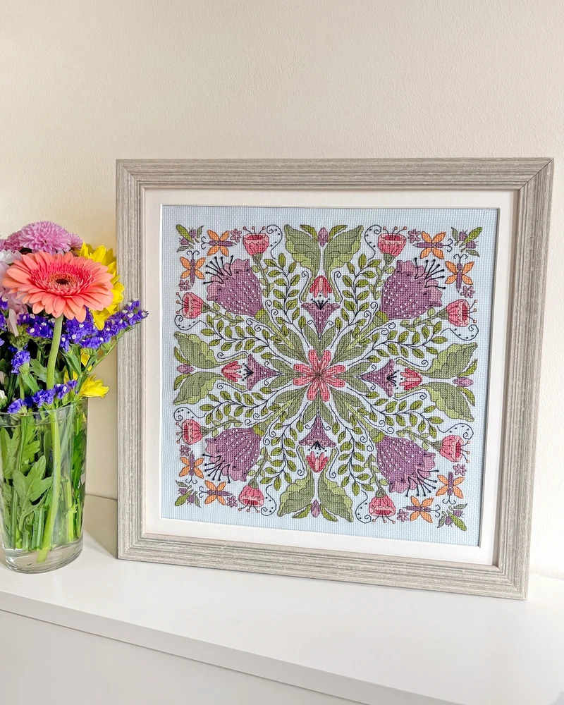 Bothy Threads Cross stitch kit "Bursting Blooms" XBUF2 26x26 cm
