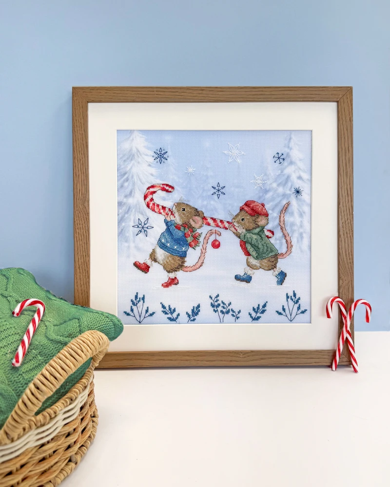 Bothy Threads Cross stitch kit "Candy Cane Capers" XSS35 26x26 cm