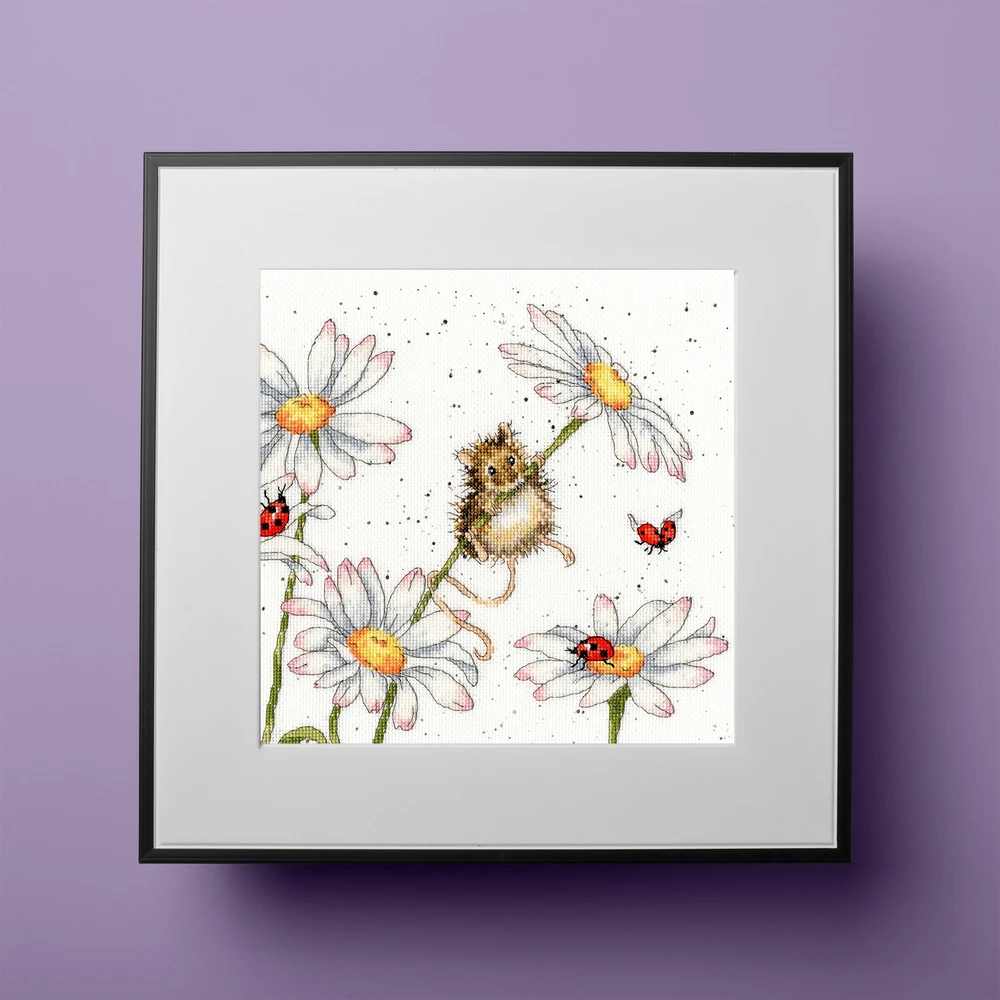 Bothy Threads Cross stitch kit "Daisy Mouse" XHD80 26x26 cm