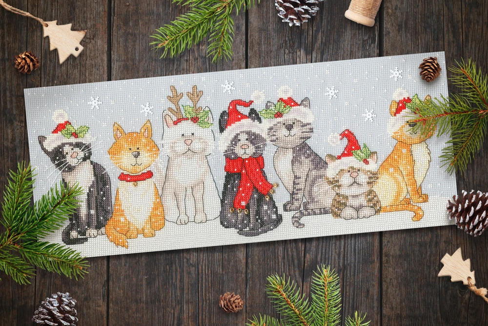 Bothy Threads Cross stitch kit "Festive Felines" XKTB11 39x16 cm