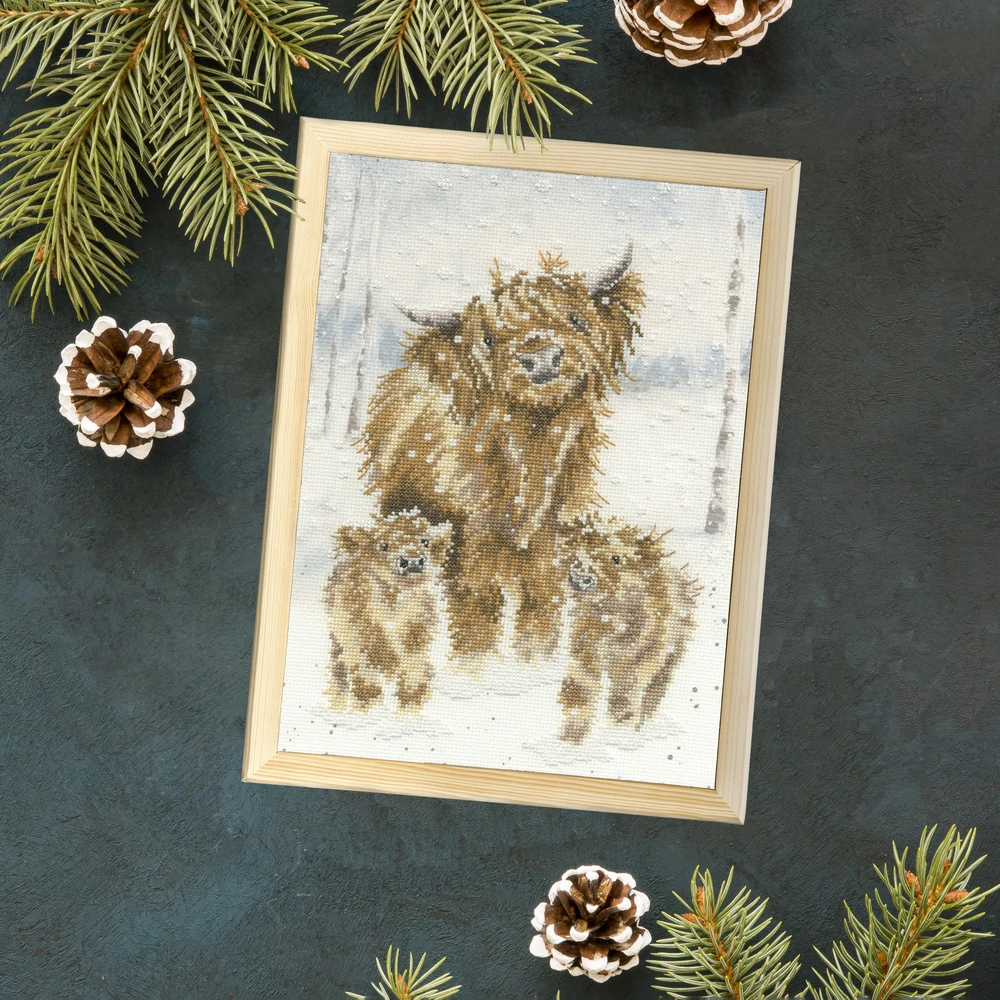 Bothy Threads Cross stitch kit "Highland Christmas" XHD128 26x30 cm