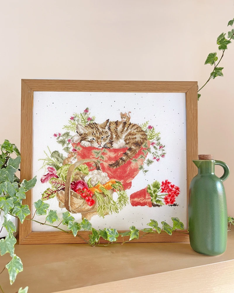 Bothy Threads Cross stitch kit "Purrrfect Spot" XHD149 34x28 cm