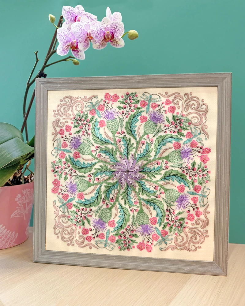 Bothy Threads Cross stitch kit "Swirling Thistles" XBUF3 28x28 cm