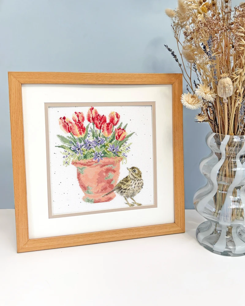 Bothy Threads Cross stitch kit "The Meadow Pipit" XHD156 26x26 cm