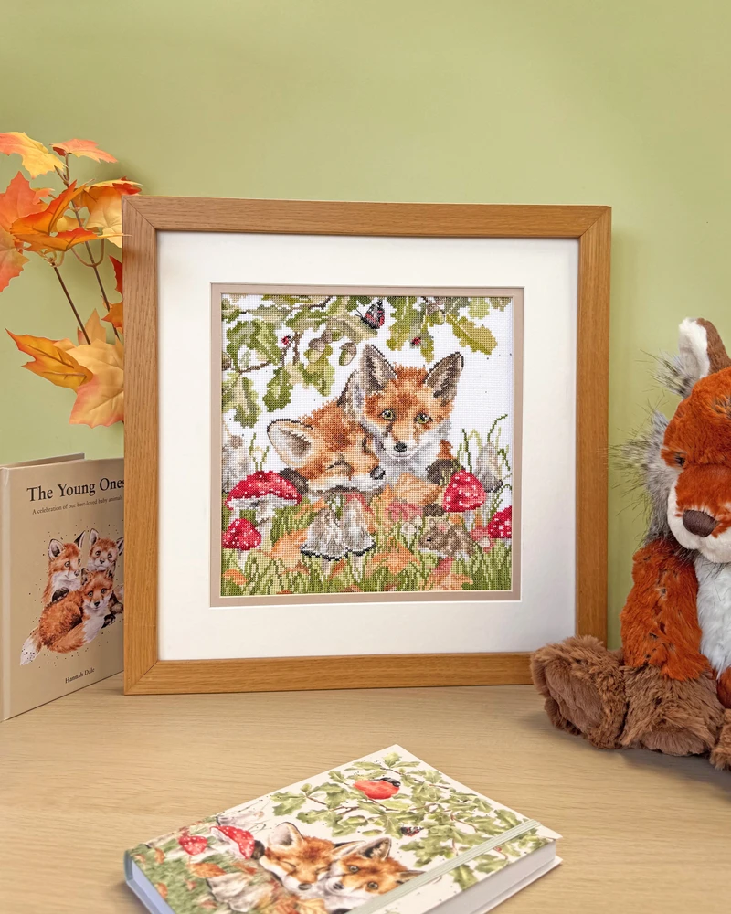 Bothy Threads Cross stitch kit "Under The Oak Tree" XHD168 26x26 cm
