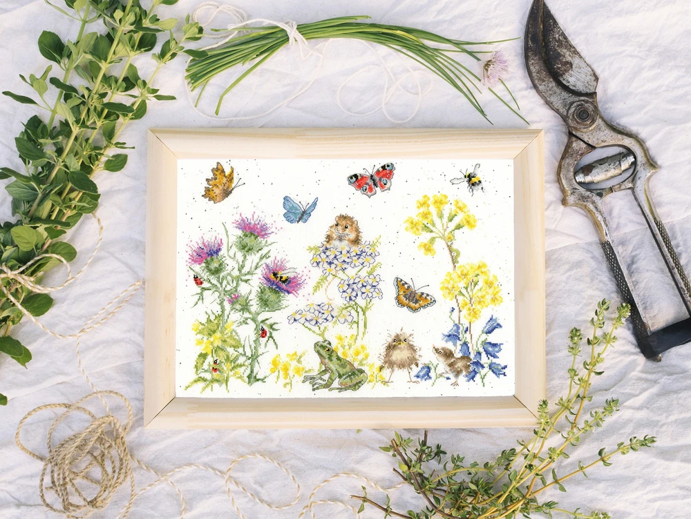 Bothy Threads Cross stitch kit "Wildflower Memories" XHD100 39x29 cm