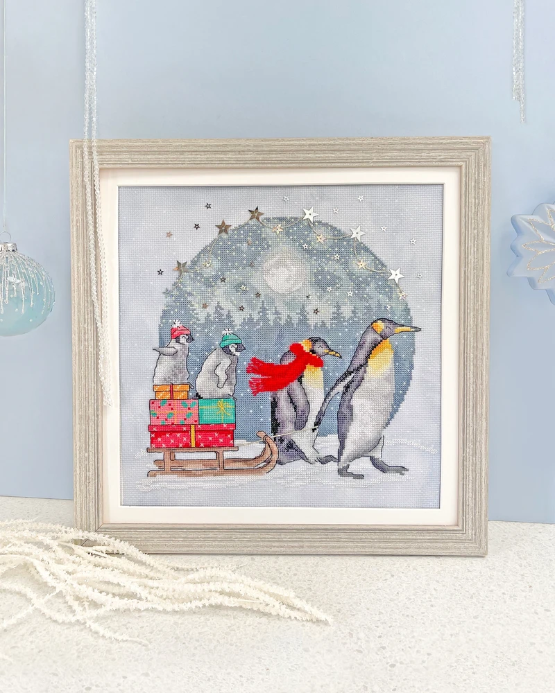 Bothy Threads Cross stitch kit "Winter Waddle" XJS3 26x26 cm
