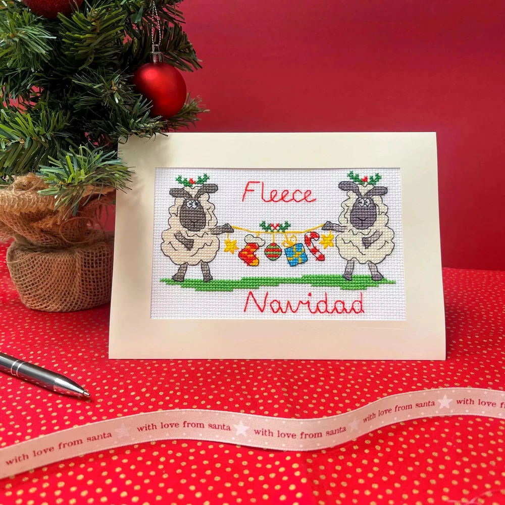 Bothy Threads Cross stitch "Christmas Card - Fleece Navidad" XMAS92 16x10 cm