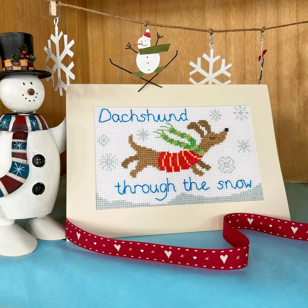 Bothy Threads Cross stitch "Christmas Card - Dachshund Through The Snow" XMAS90 16x10 cm