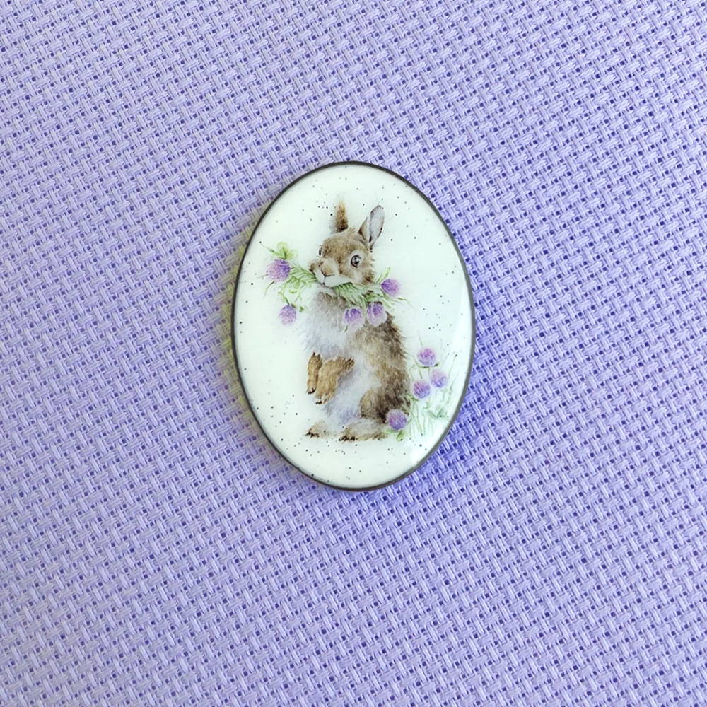 Bothy Threads Needle Minder "Head Clover Heels" XA37 3x4 cm