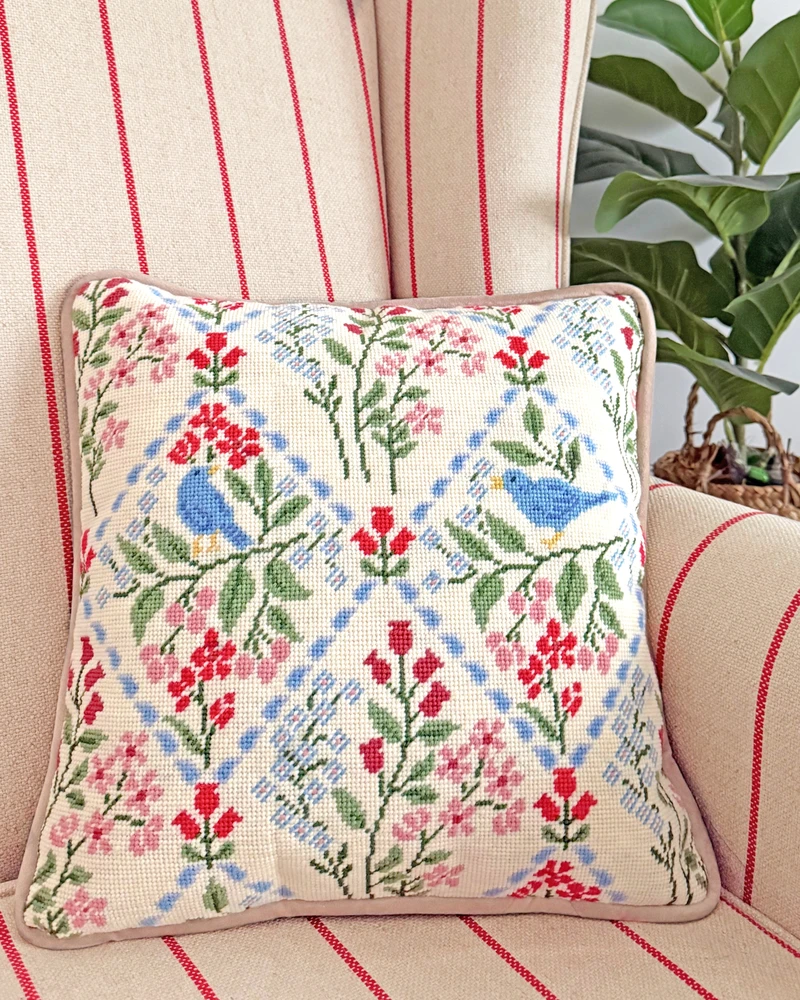 Bothy Threads Tapestry - Birds And Blossoms TSM2 40x40 cm