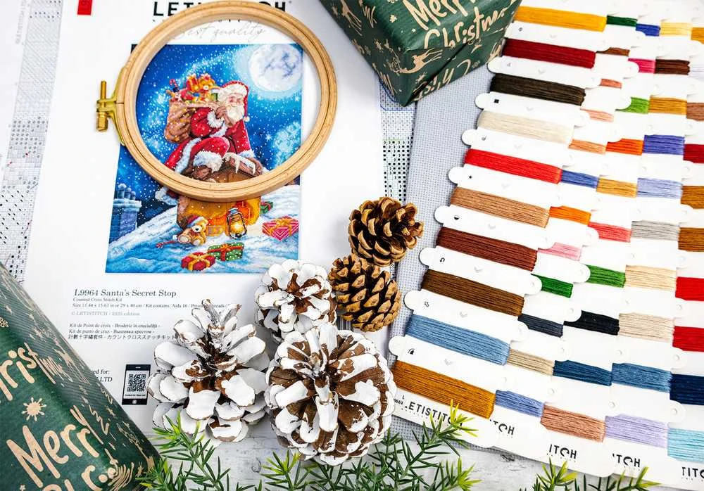Letistitch Kryželiu siuvinėjimo rinkinys "Santa’s Secret Stop" 29x40 cm SLETIL9964