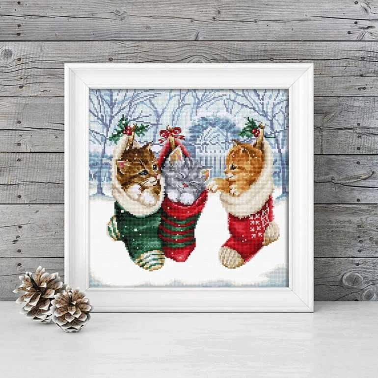 Letistitch Skaičiuojamo kryžminio dygsnio rinkinys „Snieguoti kačiukai“ 24x24cm SLETIL8087