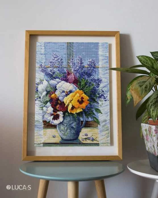 luca S Siuvinėjimo kryželiu rinkinys "Puokštė su našlaitėmis" 25x36cm SB7030