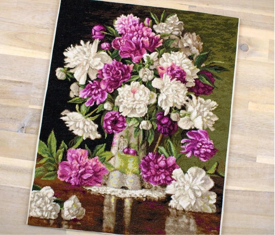 luca S (D) Petit Point Rinkinys "Raudonos ir baltos bijūnės" SG608