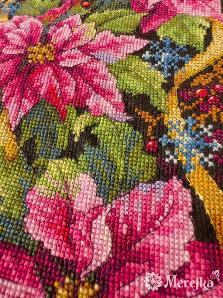Merejka Kryželiu siuvinėjimo rinkinys "Rožinė Poinsettia Christmas Stocking" 35x22 cm SK262
